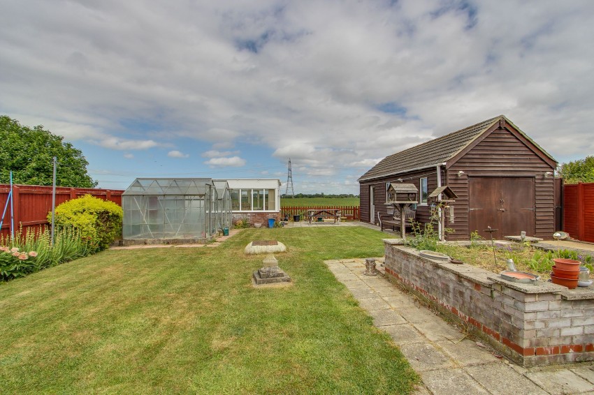 Images for St. Pauls Road North, Walton Highway, PE14 EAID:4037033056 BID:1d497ef6-e698-4427-833a-3b42529ac059