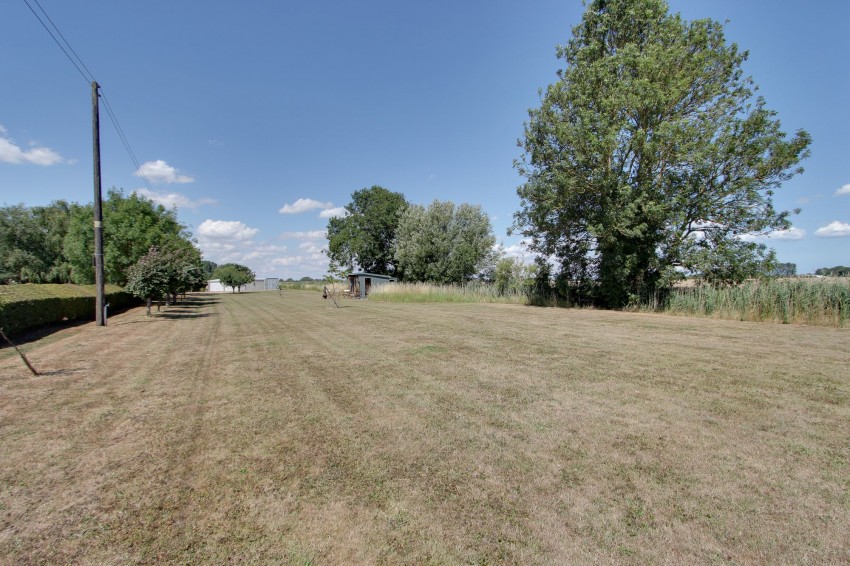 Images for Old Fendyke, Sutton St. James, PE12 EAID:4037033056 BID:1d497ef6-e698-4427-833a-3b42529ac059
