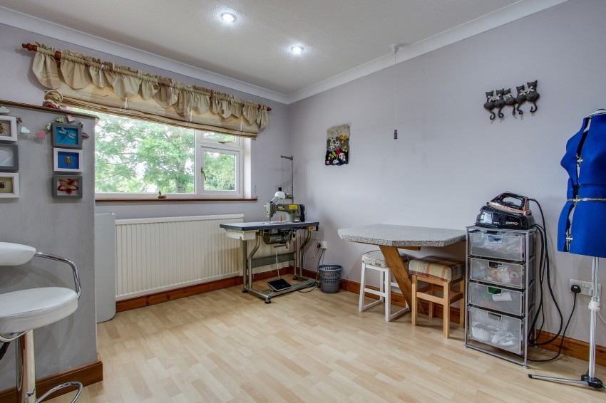 Images for Old Fendyke, Sutton St. James, PE12 EAID:4037033056 BID:1d497ef6-e698-4427-833a-3b42529ac059