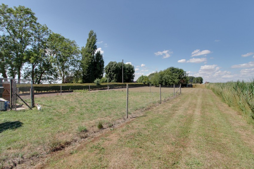 Images for Old Fendyke, Sutton St. James, PE12 EAID:4037033056 BID:1d497ef6-e698-4427-833a-3b42529ac059
