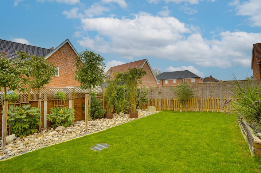 Images for Meadowhawk, Soham, CB7 EAID:4037033056 BID:e22d2fe2-cd8a-4ee5-877e-aff44adbf8aa