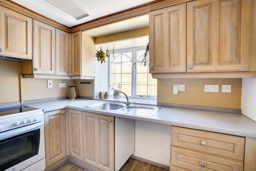 Images for Ditton Green, Woodditton, CB8 EAID:4037033056 BID:e22d2fe2-cd8a-4ee5-877e-aff44adbf8aa