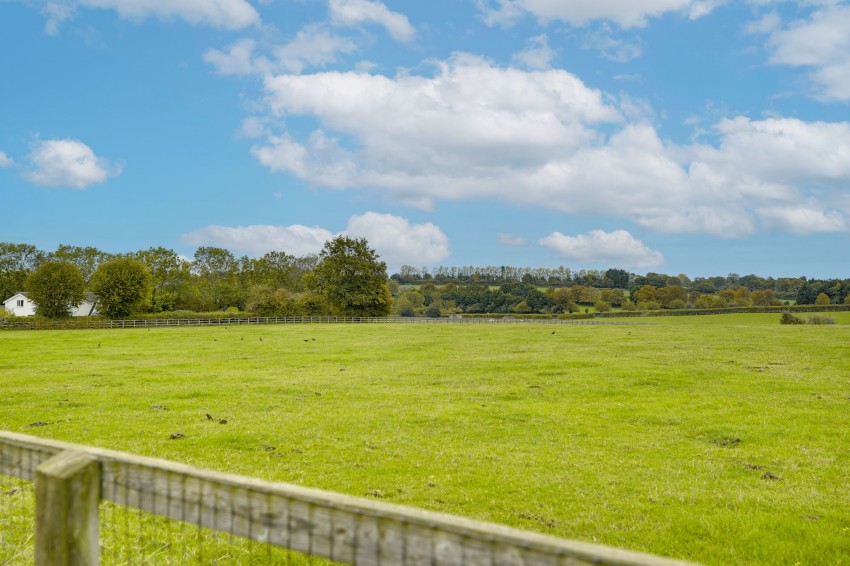 Images for Holland Park, Cheveley, CB8 EAID:4037033056 BID:e22d2fe2-cd8a-4ee5-877e-aff44adbf8aa