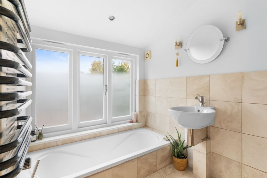 Images for Walden Road, Hadstock, CB21 EAID:4037033056 BID:2f5b1148-b901-4d34-9e72-64b6a96df570