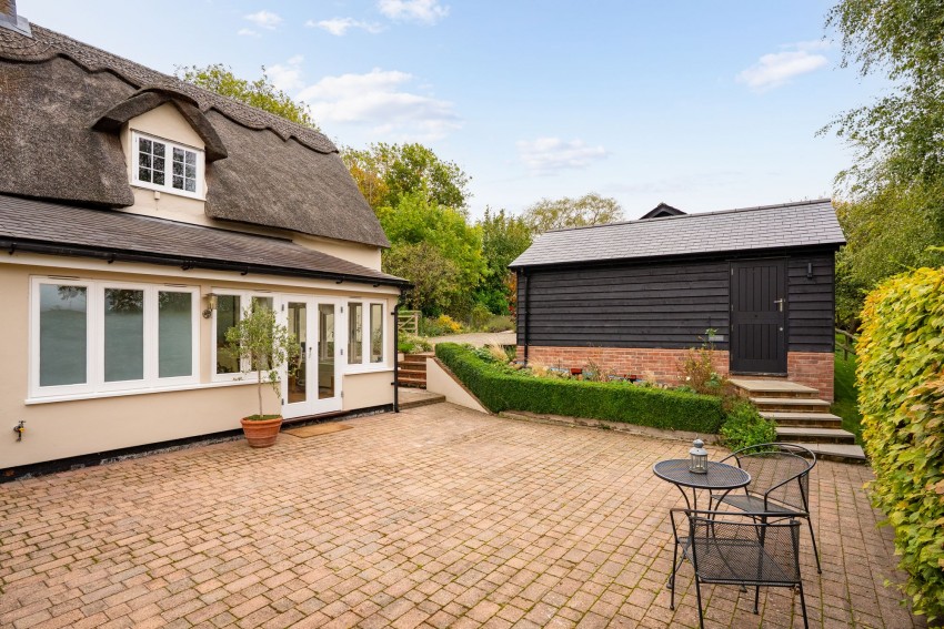 Images for Walden Road, Hadstock, CB21 EAID:4037033056 BID:2f5b1148-b901-4d34-9e72-64b6a96df570