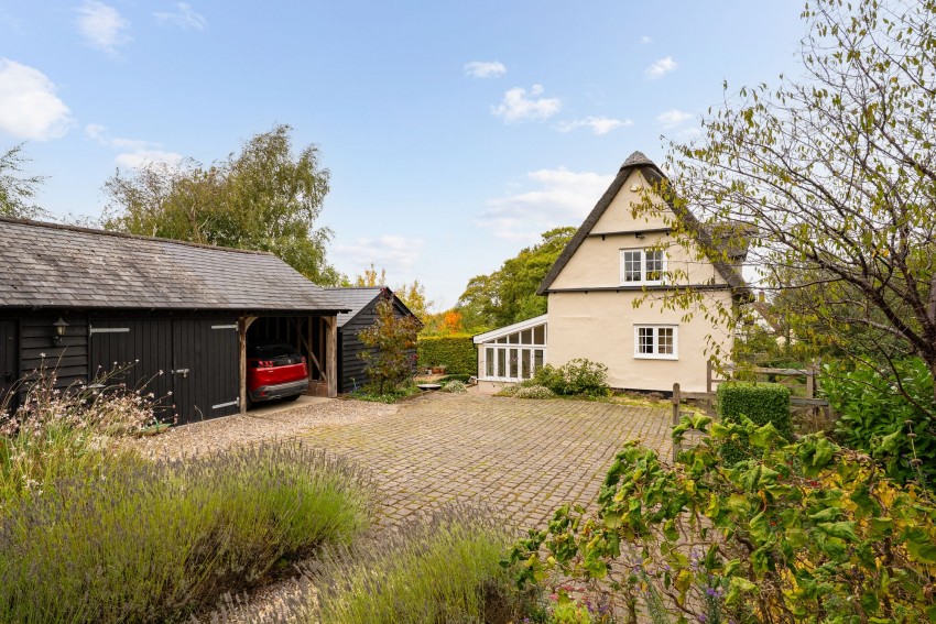 Images for Walden Road, Hadstock, CB21 EAID:4037033056 BID:2f5b1148-b901-4d34-9e72-64b6a96df570