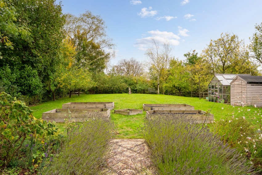 Images for Walden Road, Hadstock, CB21 EAID:4037033056 BID:2f5b1148-b901-4d34-9e72-64b6a96df570