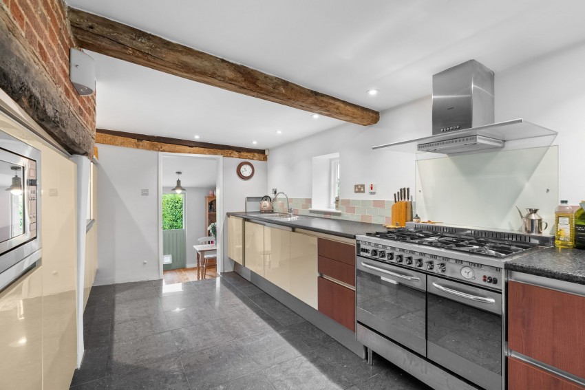 Images for Walden Road, Hadstock, CB21 EAID:4037033056 BID:2f5b1148-b901-4d34-9e72-64b6a96df570