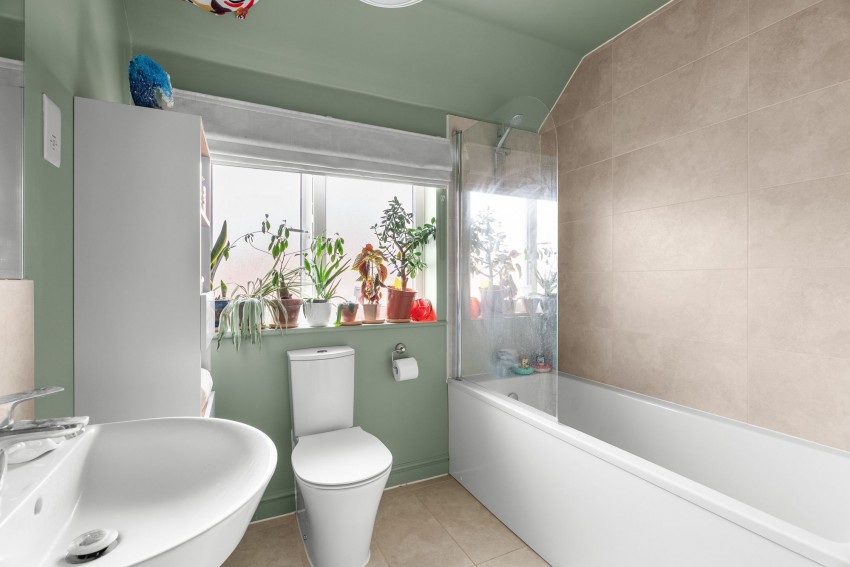 Images for Gurteen Avenue, Little Wratting, CB9 EAID:4037033056 BID:2f5b1148-b901-4d34-9e72-64b6a96df570