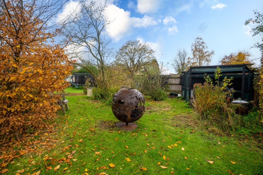 Images for Burton End, West Wickham, CB21 EAID:4037033056 BID:2f5b1148-b901-4d34-9e72-64b6a96df570