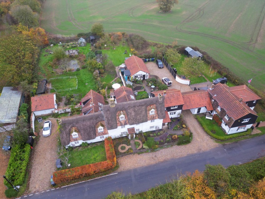 Images for Burton End, West Wickham, CB21 EAID:4037033056 BID:2f5b1148-b901-4d34-9e72-64b6a96df570