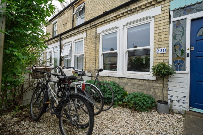 Images for Cherry Hinton Road, Cambridge, CB1 EAID:4037033056 BID:df7a2b8e-b283-433c-96bc-9990089caf32