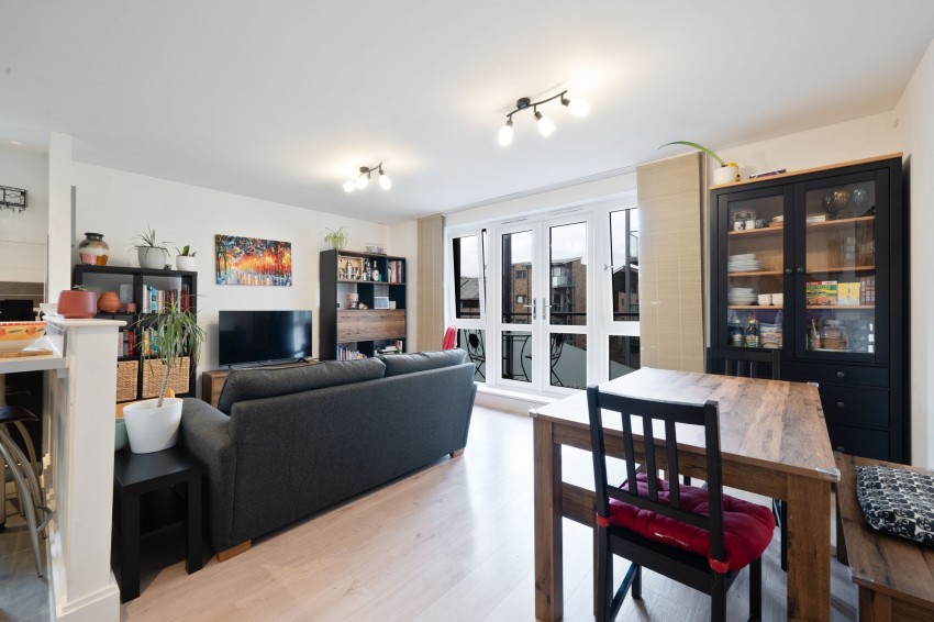 Images for Scholars Walk, Cambridge, CB4 EAID:4037033056 BID:df7a2b8e-b283-433c-96bc-9990089caf32