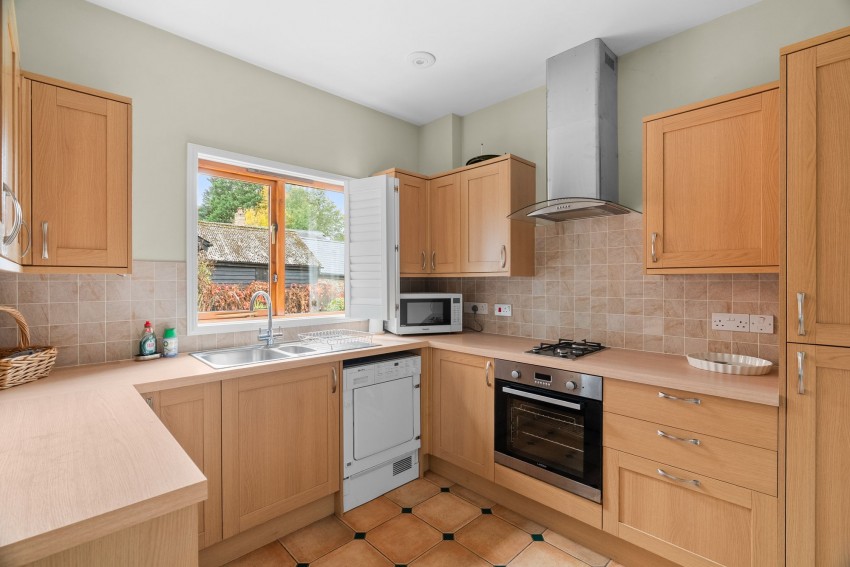 Images for Long Lane, Linton, CB21 EAID:4037033056 BID:2f5b1148-b901-4d34-9e72-64b6a96df570
