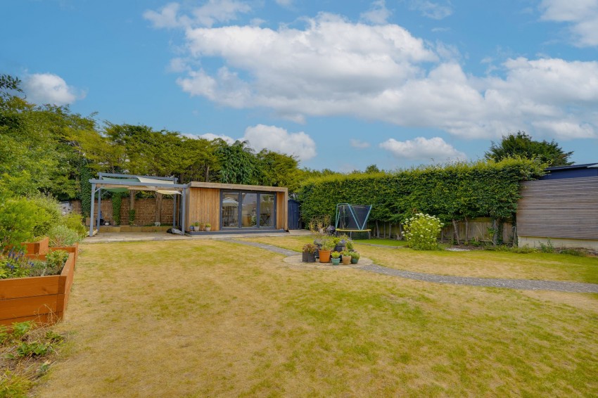 Images for Hamilton Road, Newmarket, CB8 EAID:4037033056 BID:e22d2fe2-cd8a-4ee5-877e-aff44adbf8aa
