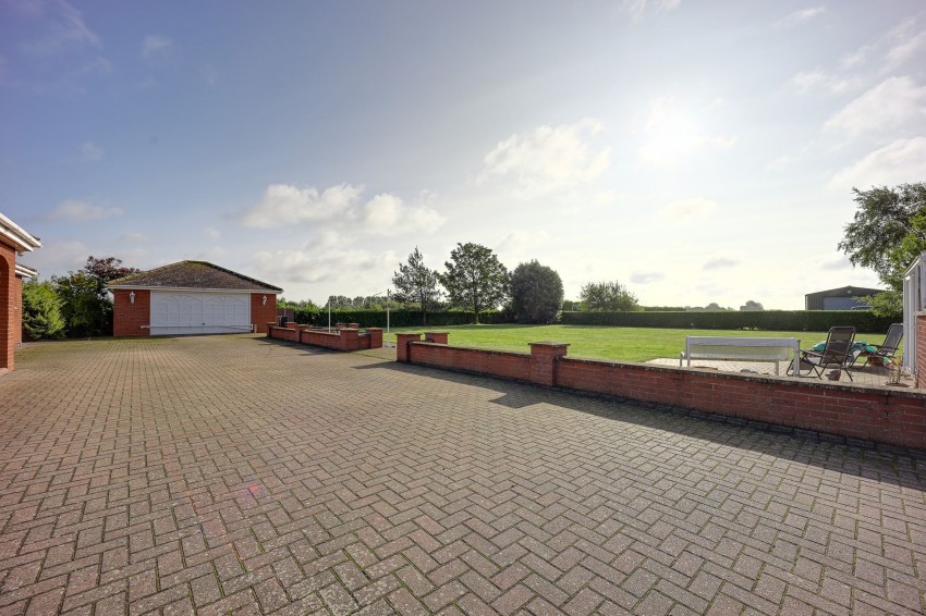 Images for Stone House Road, Upwell, PE14 EAID:4037033056 BID:1d497ef6-e698-4427-833a-3b42529ac059