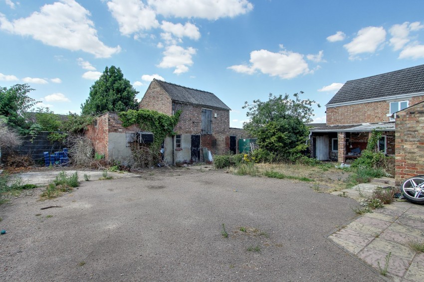 Images for Station Road, Manea, PE15 EAID:4037033056 BID:1d497ef6-e698-4427-833a-3b42529ac059