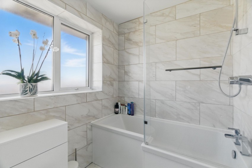 Images for Dolphin Close, Linton, CB21 EAID:4037033056 BID:2f5b1148-b901-4d34-9e72-64b6a96df570