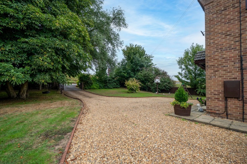 Images for Hundred Foot Bank, Littleport, CB6 EAID:4037033056 BID:d3db0e0c-3850-402c-b88b-52680bec4ac9