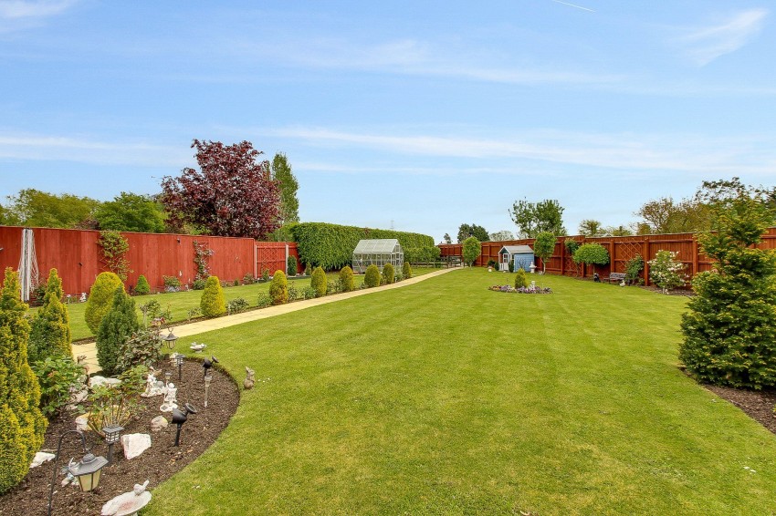 Images for Salts Road, Walton Highway, PE14 EAID:4037033056 BID:1d497ef6-e698-4427-833a-3b42529ac059