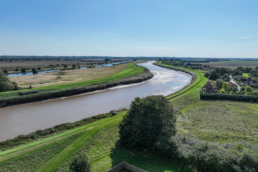 Images for Stow Road, Wiggenhall St. Mary Magdalen, PE34 EAID:4037033056 BID:1d497ef6-e698-4427-833a-3b42529ac059