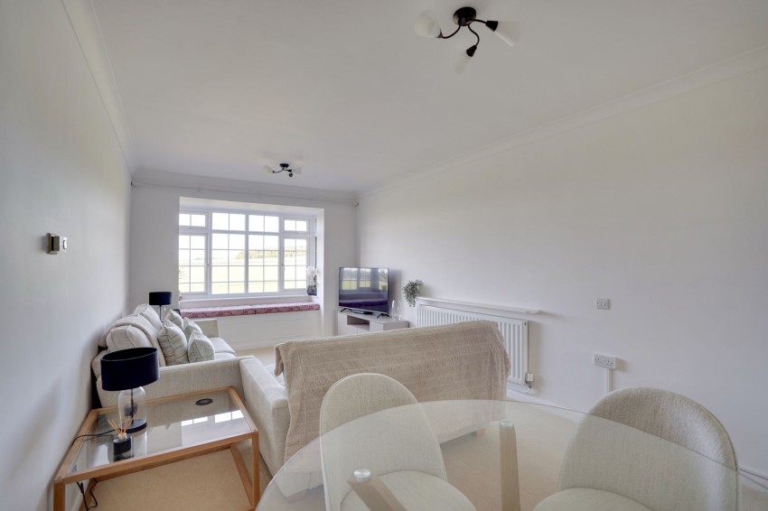 Images for Heath Road, Newmarket, CB8 EAID:4037033056 BID:e22d2fe2-cd8a-4ee5-877e-aff44adbf8aa
