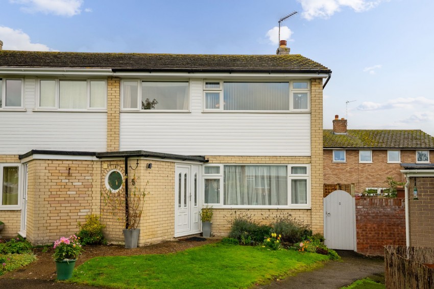 Images for Finchams Close, Linton, CB21 EAID:4037033056 BID:2f5b1148-b901-4d34-9e72-64b6a96df570