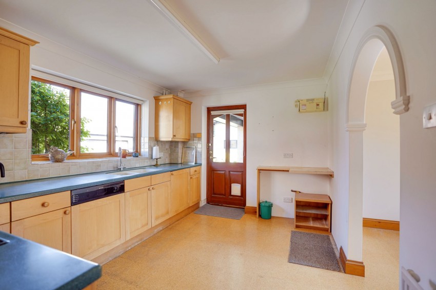 Images for Mandeville, Burwell, CB25 EAID:4037033056 BID:e22d2fe2-cd8a-4ee5-877e-aff44adbf8aa