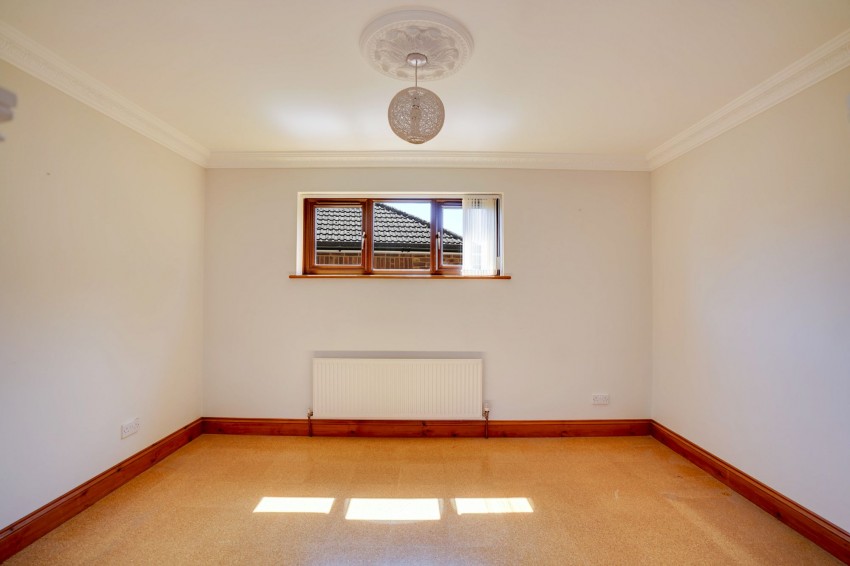 Images for Mandeville, Burwell, CB25 EAID:4037033056 BID:e22d2fe2-cd8a-4ee5-877e-aff44adbf8aa