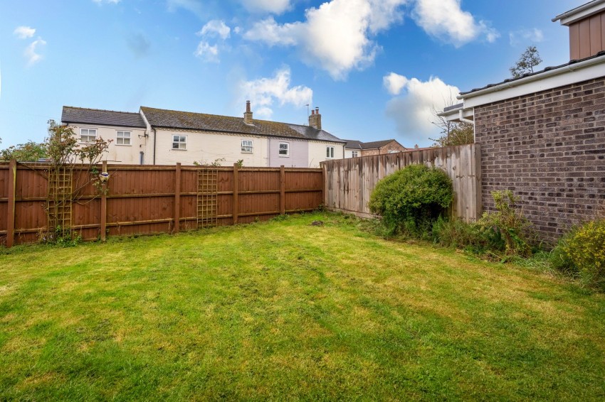 Images for Priory Avenue, Swavesey, CB24 EAID:4037033056 BID:e9c2a2d5-4edb-4404-af16-967a1de68210