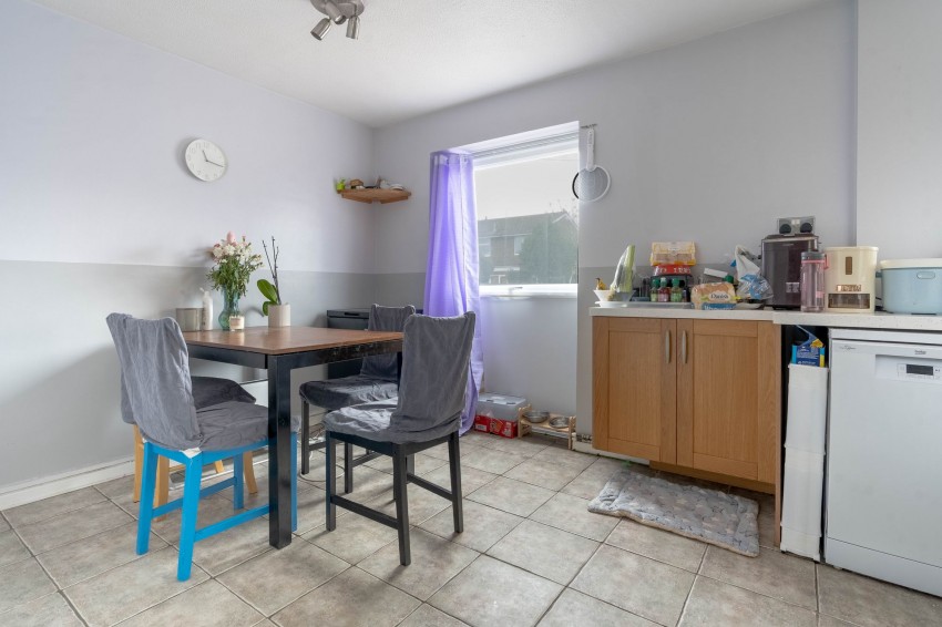Images for Priory Avenue, Swavesey, CB24 EAID:4037033056 BID:e9c2a2d5-4edb-4404-af16-967a1de68210