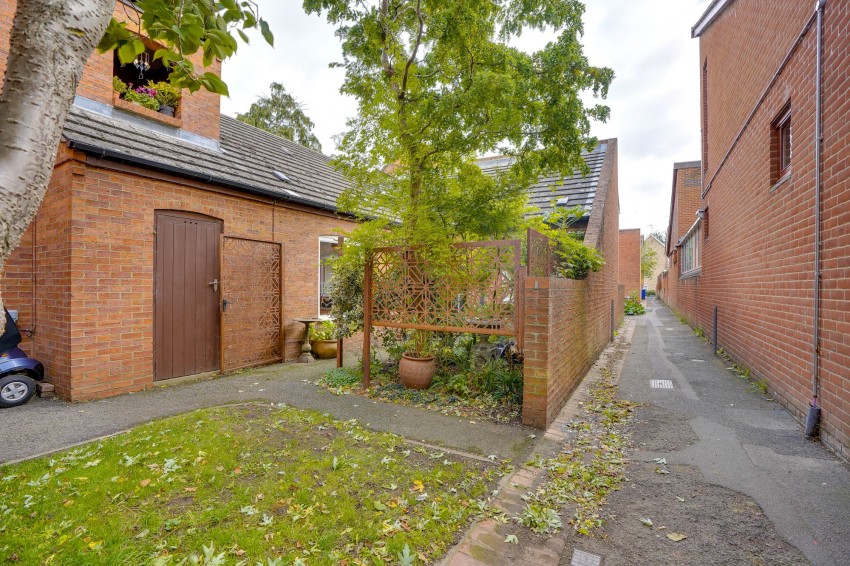 Images for St. James Lane, Bury St. Edmunds, IP33 EAID:4037033056 BID:e22d2fe2-cd8a-4ee5-877e-aff44adbf8aa