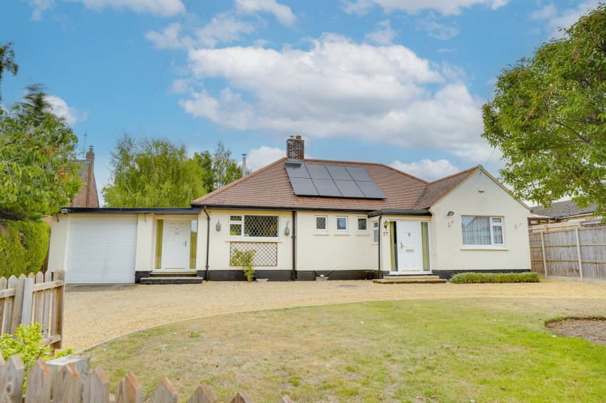 Images for High Street, Cheveley, CB8 EAID:4037033056 BID:e22d2fe2-cd8a-4ee5-877e-aff44adbf8aa