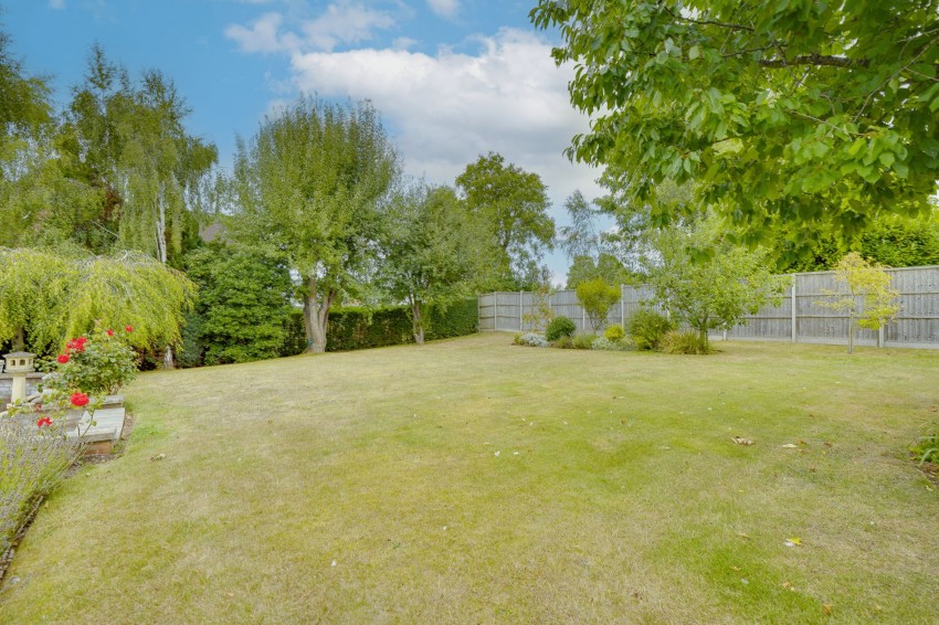 Images for High Street, Cheveley, CB8 EAID:4037033056 BID:e22d2fe2-cd8a-4ee5-877e-aff44adbf8aa