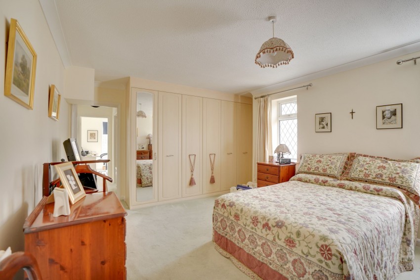 Images for High Street, Cheveley, CB8 EAID:4037033056 BID:e22d2fe2-cd8a-4ee5-877e-aff44adbf8aa