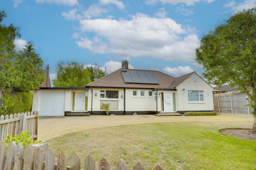 Images for High Street, Cheveley, CB8 EAID:4037033056 BID:e22d2fe2-cd8a-4ee5-877e-aff44adbf8aa