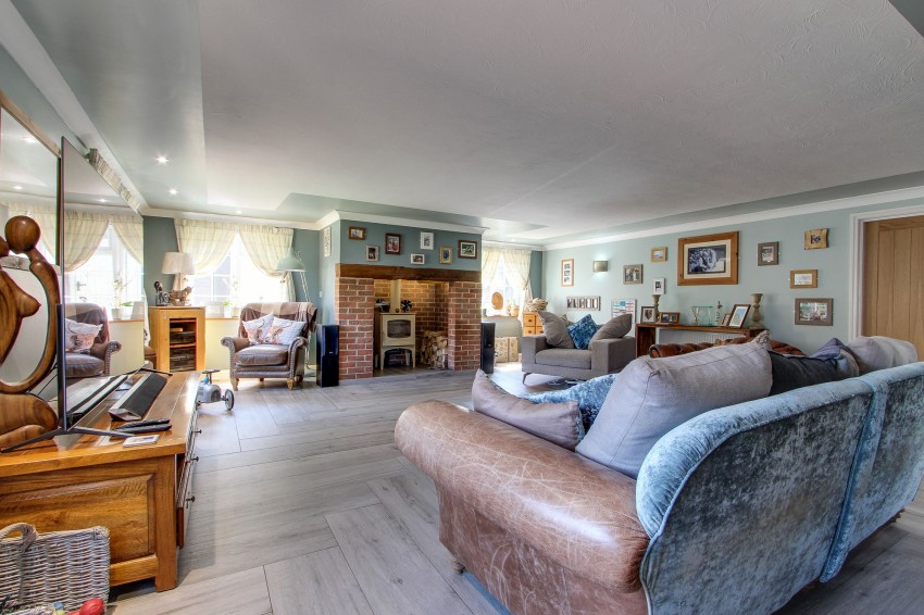 Images for Gosmoor Lane, Elm, PE14 EAID:4037033056 BID:1d497ef6-e698-4427-833a-3b42529ac059