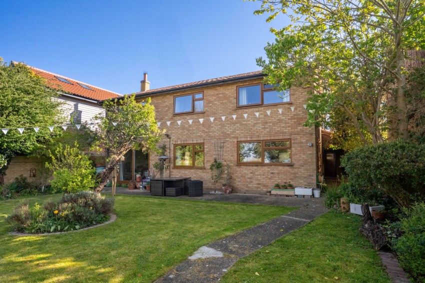 Images for St. Michaels, Longstanton, CB24 EAID:4037033056 BID:e9c2a2d5-4edb-4404-af16-967a1de68210