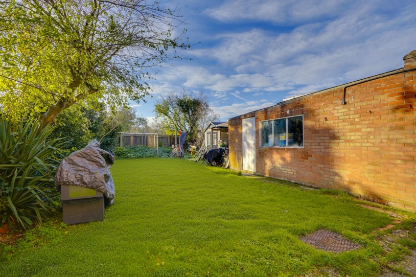 Images for Whitegates, Newmarket, CB8 EAID:4037033056 BID:e22d2fe2-cd8a-4ee5-877e-aff44adbf8aa