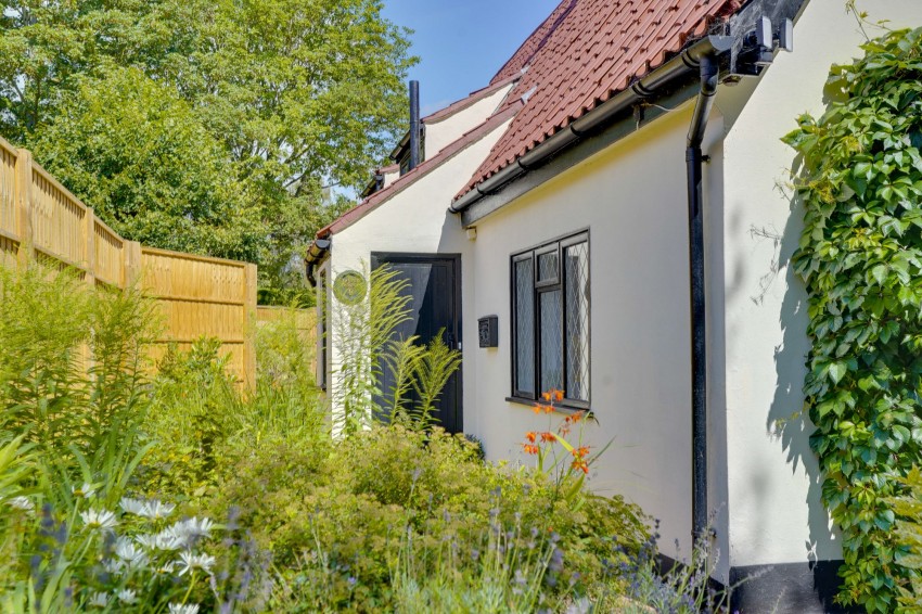 Images for Ditton Green, Woodditton, CB8 EAID:4037033056 BID:e22d2fe2-cd8a-4ee5-877e-aff44adbf8aa