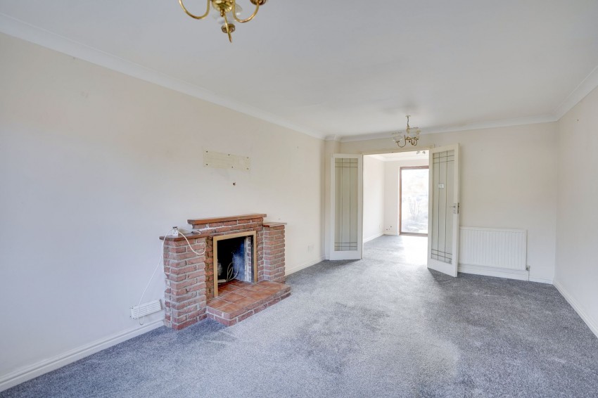 Images for Oxford Street, Exning, CB8 EAID:4037033056 BID:e22d2fe2-cd8a-4ee5-877e-aff44adbf8aa