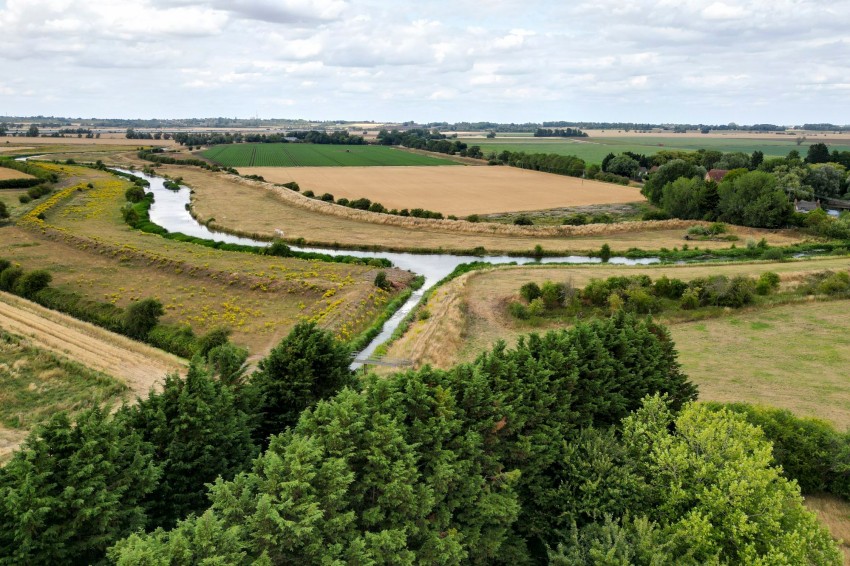 Images for Twentypence Road, Cottenham, CB24 EAID:4037033056 BID:e9c2a2d5-4edb-4404-af16-967a1de68210