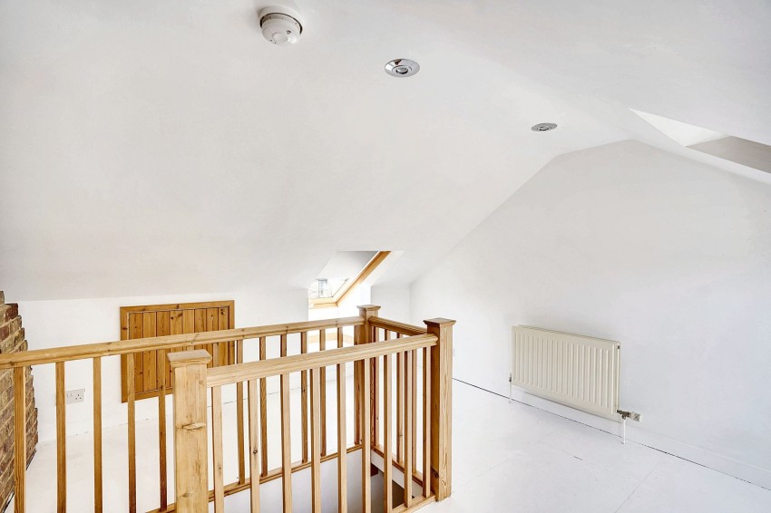 Images for North End Road, Exning, CB8 EAID:4037033056 BID:e22d2fe2-cd8a-4ee5-877e-aff44adbf8aa