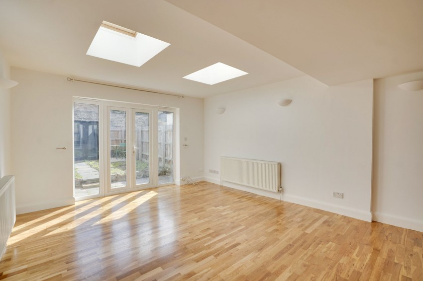 Images for Queen Street, Newmarket, CB8 EAID:4037033056 BID:e22d2fe2-cd8a-4ee5-877e-aff44adbf8aa