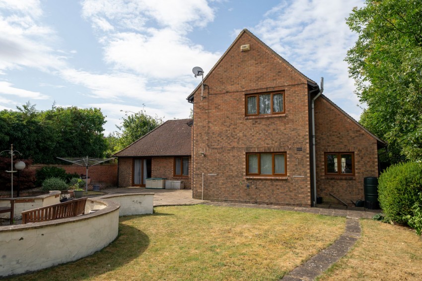 Images for High Street, Fen Ditton, CB5 EAID:4037033056 BID:df7a2b8e-b283-433c-96bc-9990089caf32