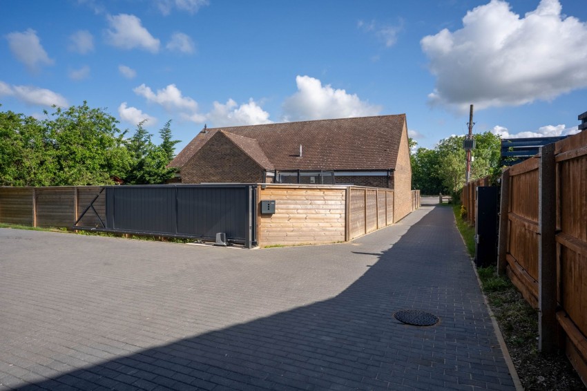 Images for St. Neots Road, Hardwick, CB23 EAID:4037033056 BID:e9c2a2d5-4edb-4404-af16-967a1de68210