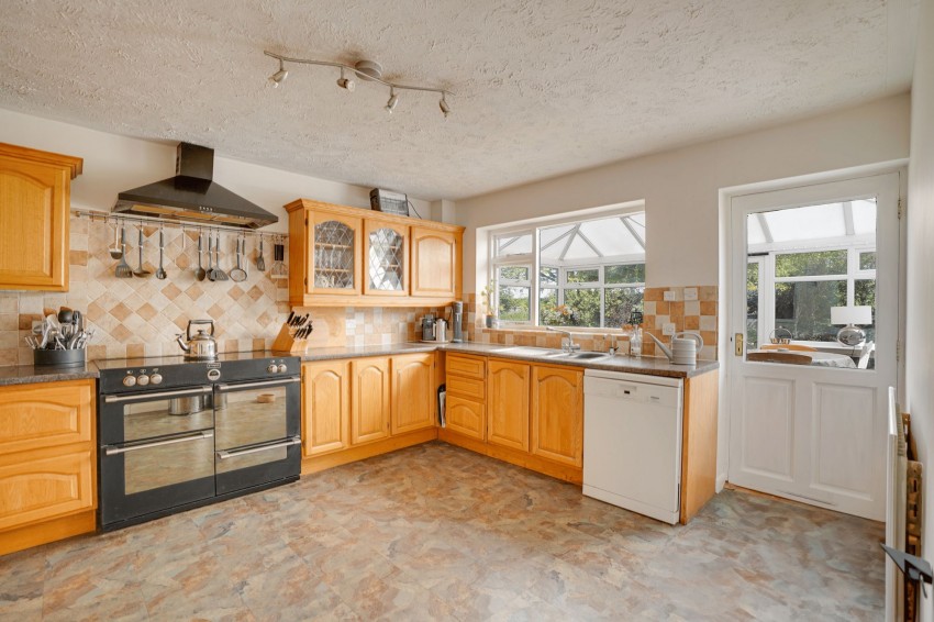 Images for Mill Road, Gazeley, CB8 EAID:4037033056 BID:e22d2fe2-cd8a-4ee5-877e-aff44adbf8aa