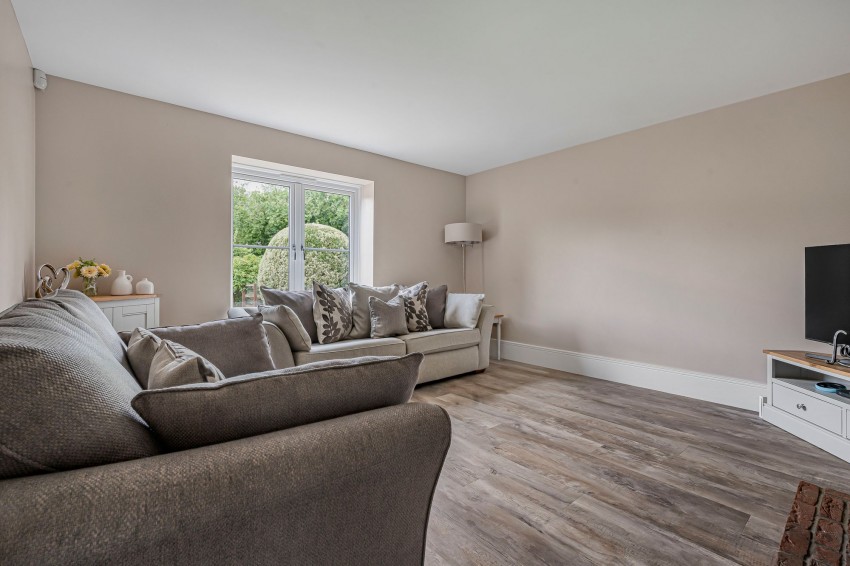 Images for Drury Lane, Wicken, CB7 EAID:4037033056 BID:e22d2fe2-cd8a-4ee5-877e-aff44adbf8aa