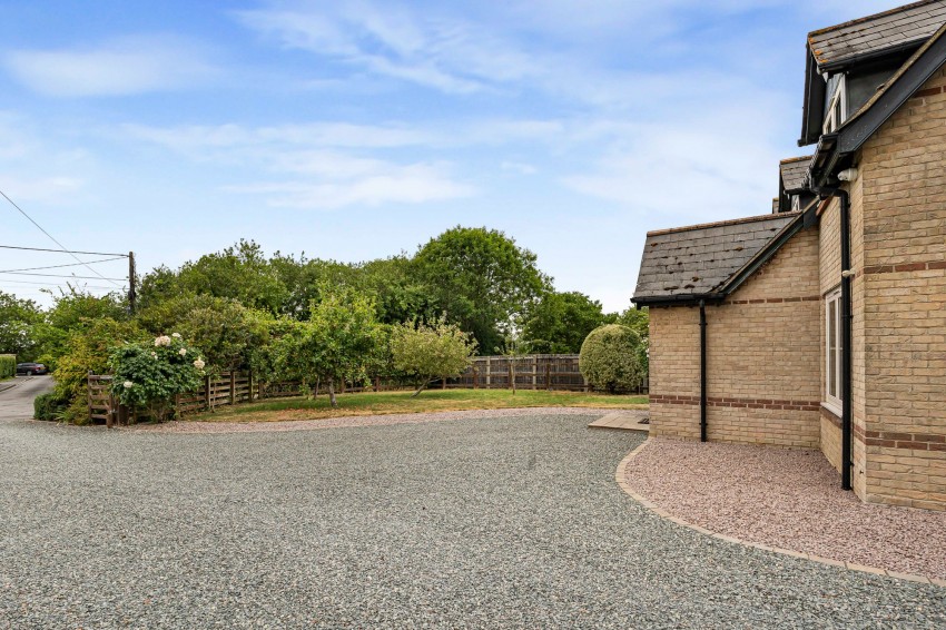 Images for Drury Lane, Wicken, CB7 EAID:4037033056 BID:e22d2fe2-cd8a-4ee5-877e-aff44adbf8aa
