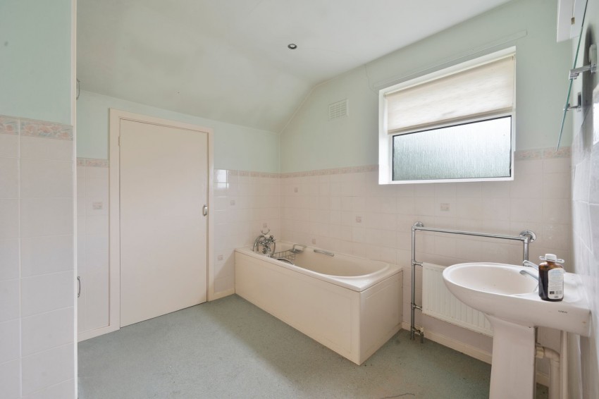 Images for Cottenham Road, Histon, CB24 EAID:4037033056 BID:df7a2b8e-b283-433c-96bc-9990089caf32